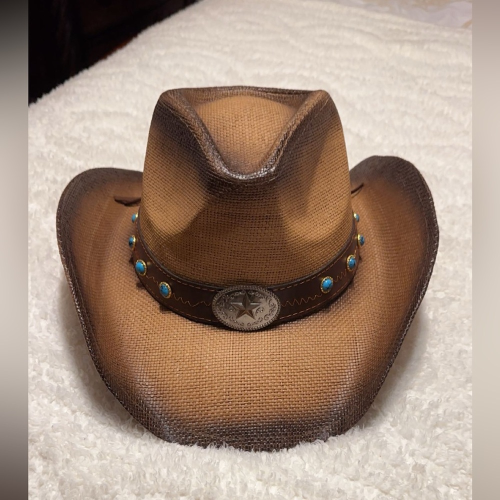 Women’s western straw hat, new with tags.